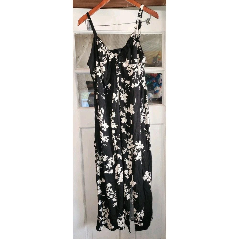 Torrid Size 1 1x Tea Length Stretch Challis Trapeze Dress Black White Floral Tre